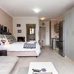Four Seasons City Studio 8Th Floor W Gym & Pool