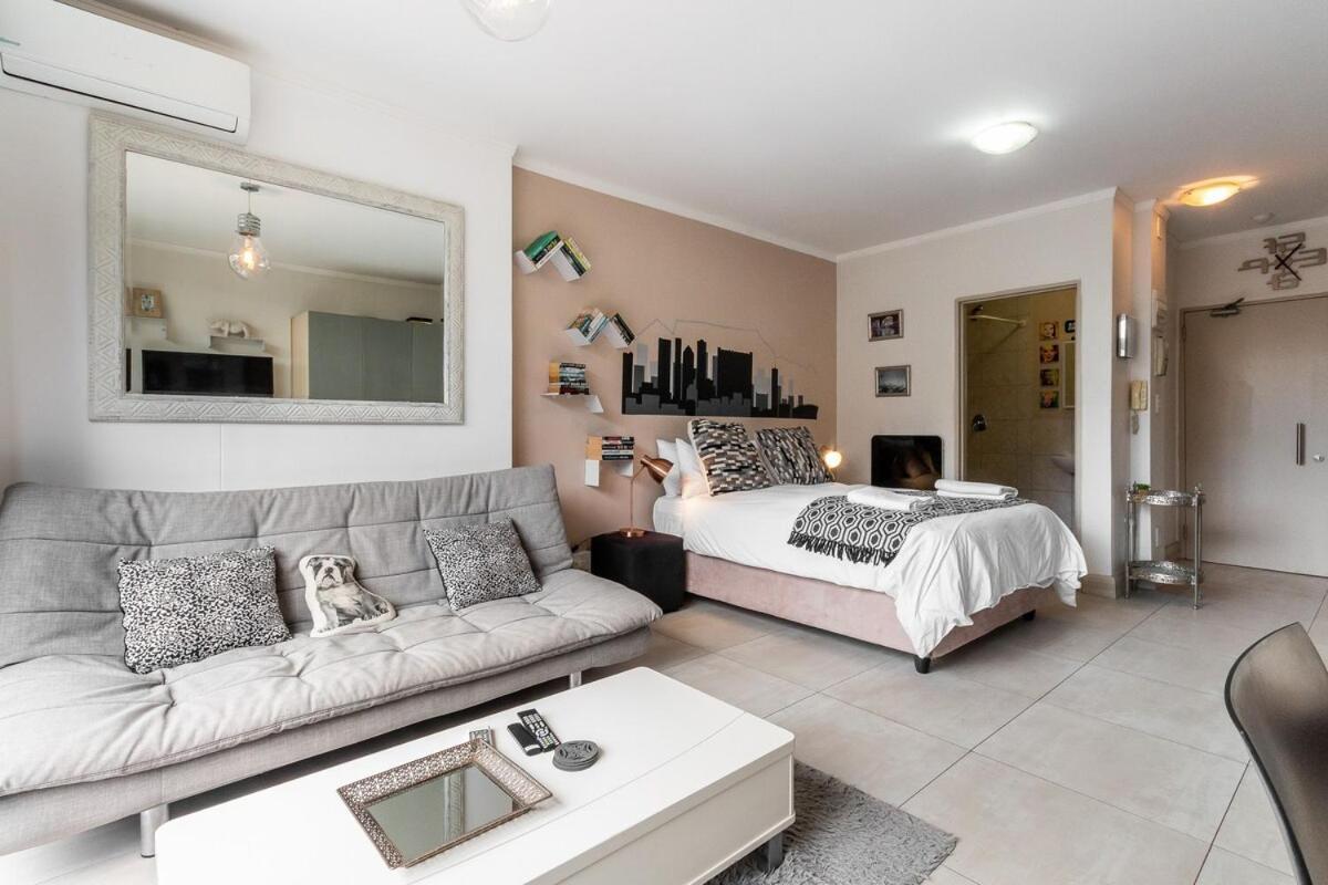 Four Seasons 8th Floor W Gym & Pool Apartment Cape Town