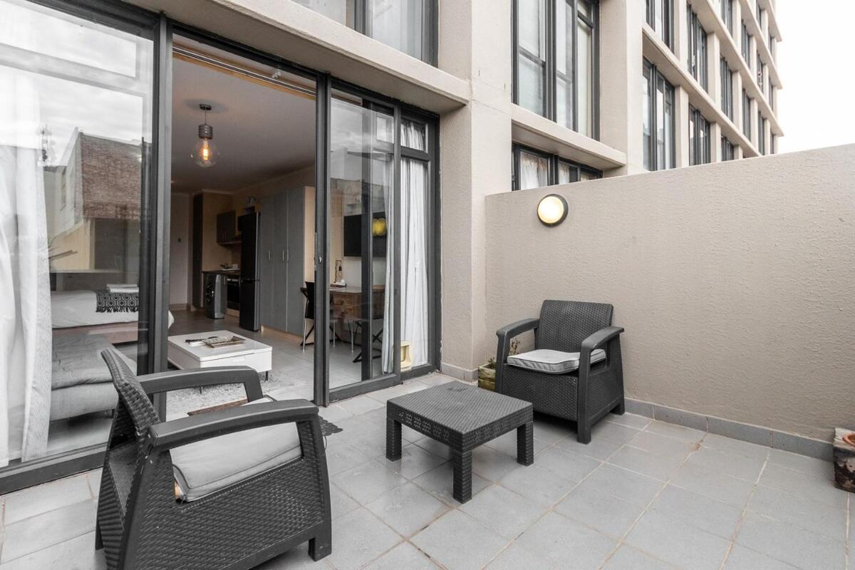 Four Seasons 8th Floor W Gym & Pool * Cape Town